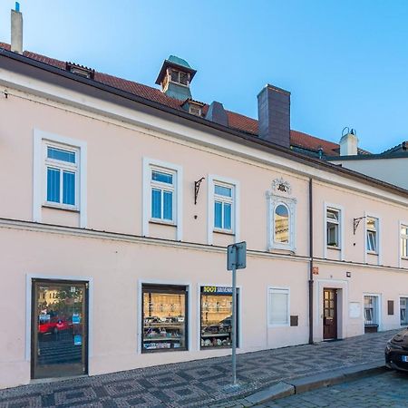 The Bookhouse, 5-Bedroom Residence By Prague Castle מראה חיצוני תמונה