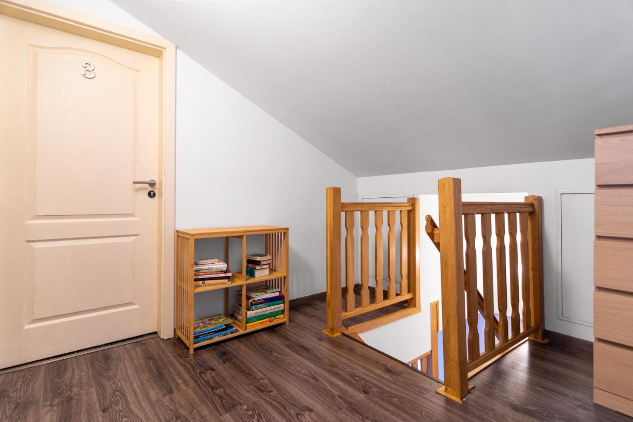 The Bookhouse, 5-Bedroom Residence By Prague Castle מראה חיצוני תמונה