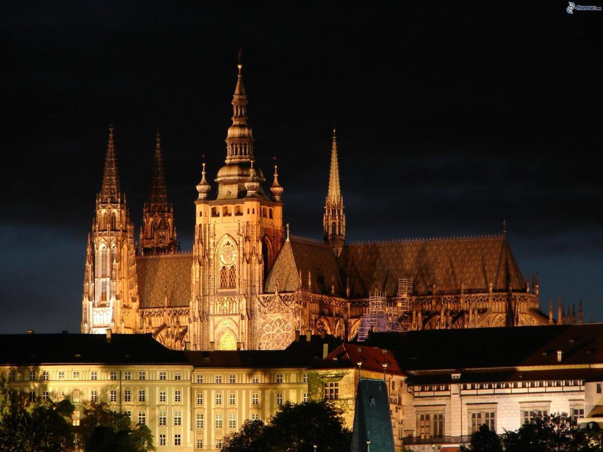 The Bookhouse, 5-Bedroom Residence By Prague Castle מראה חיצוני תמונה