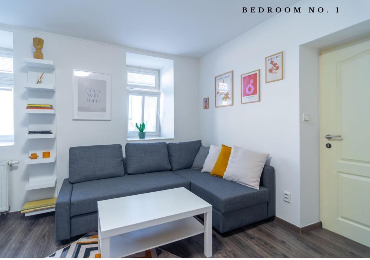 The Bookhouse, 5-Bedroom Residence By Prague Castle מראה חיצוני תמונה