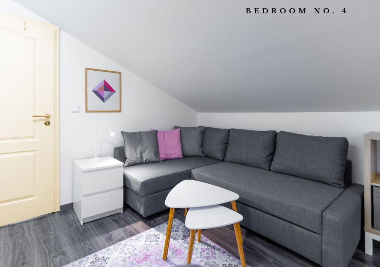 The Bookhouse, 5-Bedroom Residence By Prague Castle מראה חיצוני תמונה