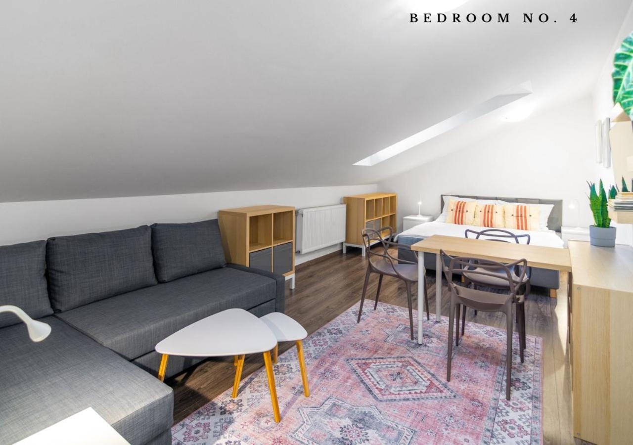 The Bookhouse, 5-Bedroom Residence By Prague Castle מראה חיצוני תמונה